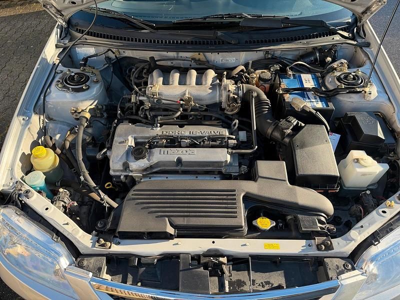 Gebraucht Mazda 323F 98 PS (72 kW) 2001 Silber Limousine