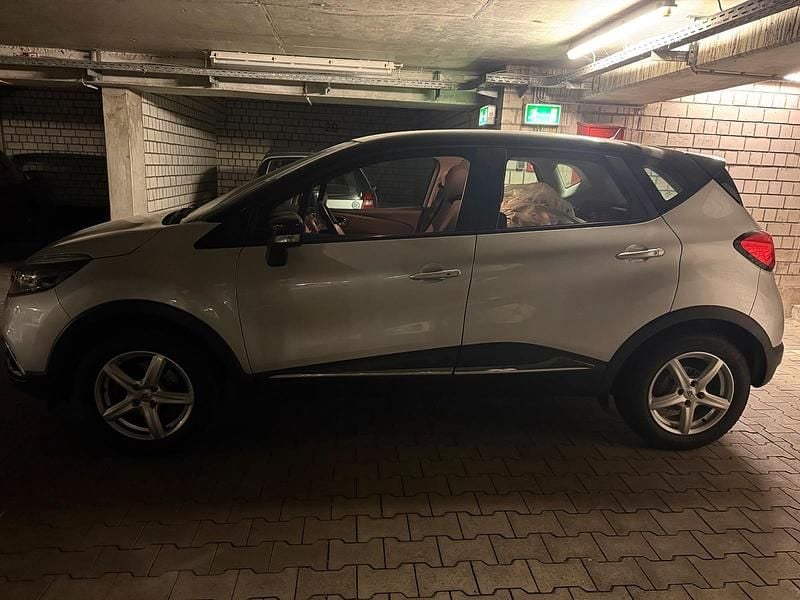 Usado Renault Captur Expression 118 CV (86 kW) 2017 Plateado SUV