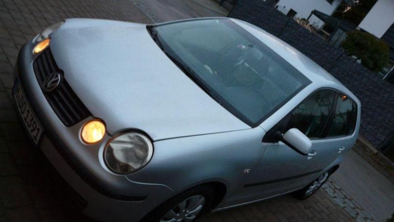 Gebraucht VW Polo Trendline 64 PS (47 kW) 2002 Silber Limousine