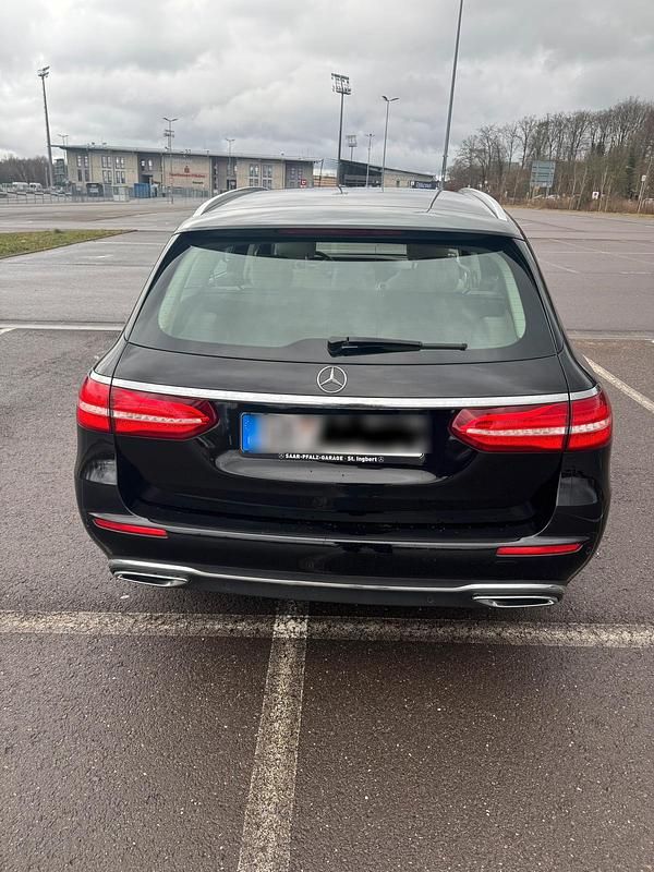 Gebraucht Mercedes E350 258 PS (189 kW) 2018 Schwarz Kombi