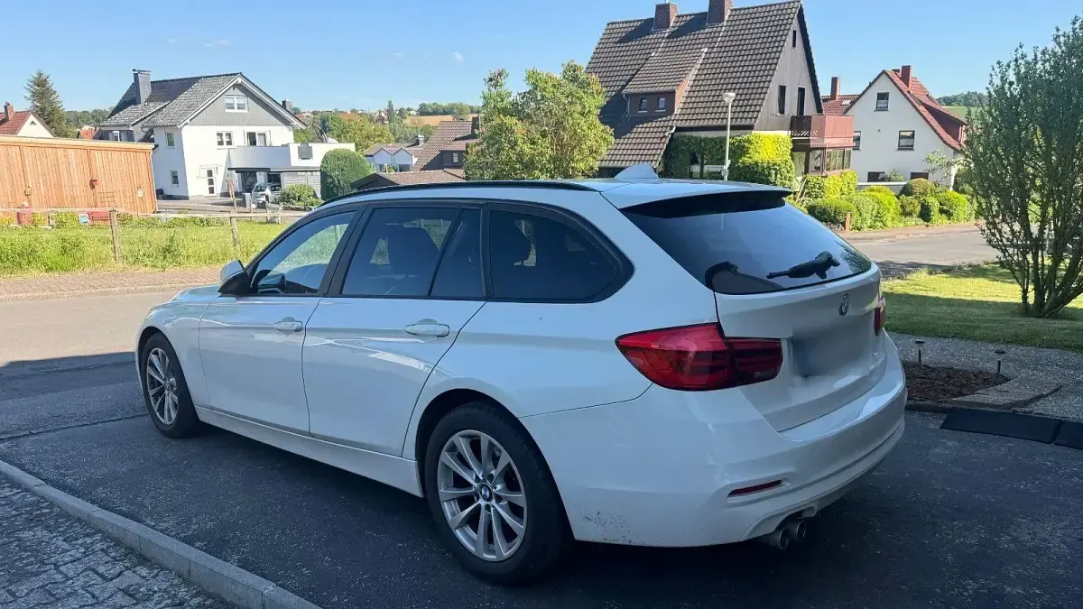 Gebraucht BMW 320 Sport Line 190 PS (139 kW) 2018 Weiß Kombi