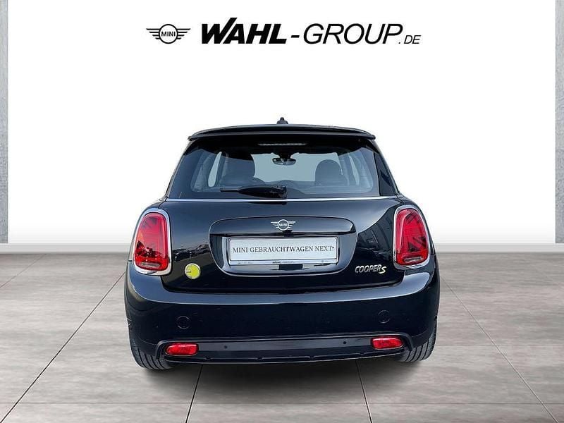Gebraucht Mini Cooper SE Hatch 135 kW (184 PS) 2023 Schwarz Kleinwagen