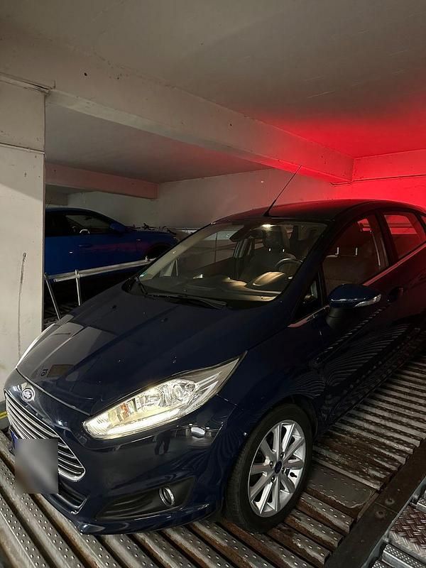 Gebraucht Ford Fiesta SYNC Edition 60 PS (44 kW) 2016 Blau Kleinwagen