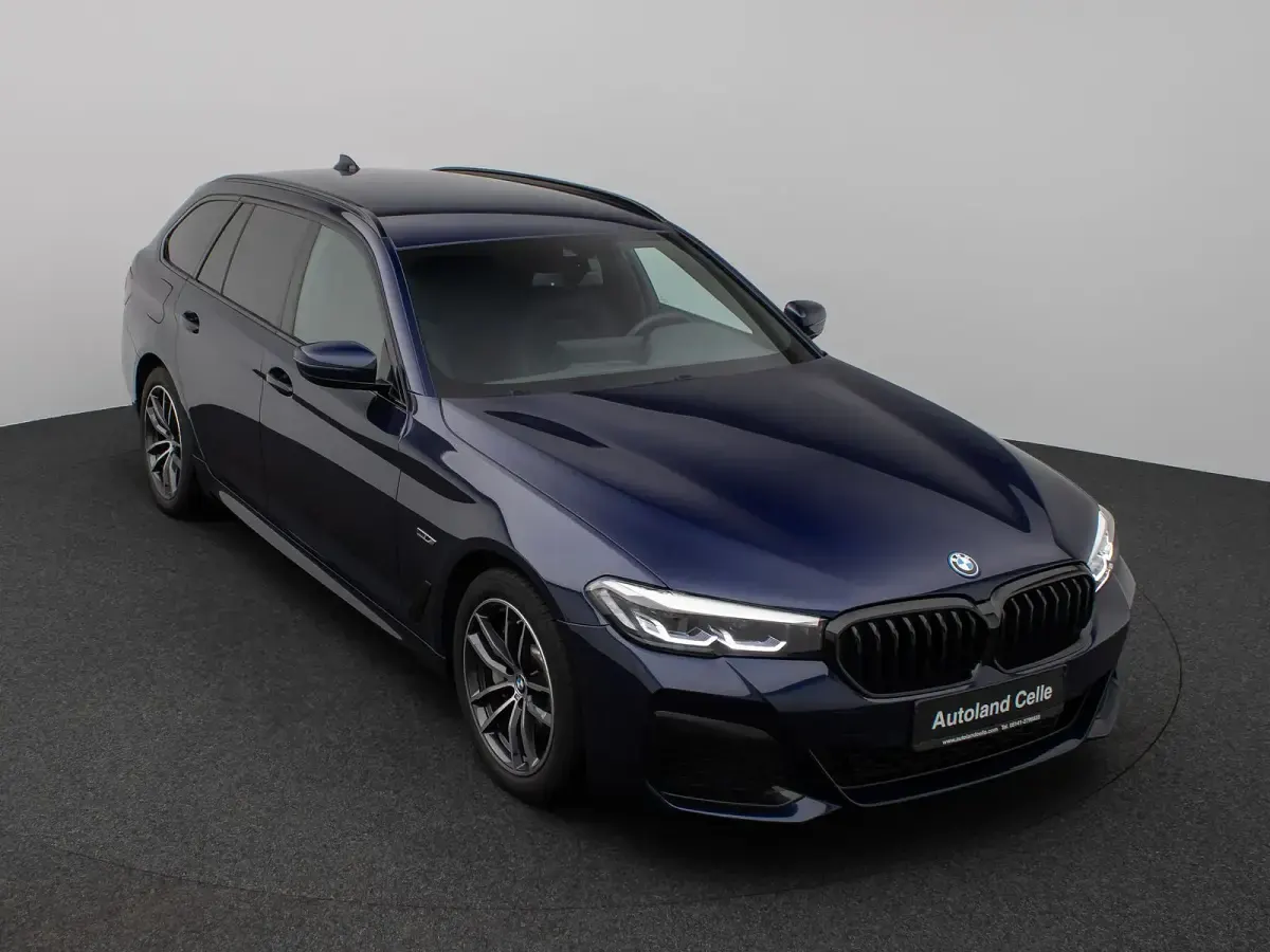 Gebraucht BMW 530 M Sport 292 PS (214 kW) 2022 Bmw individual tansanitblaschwarz Limousine