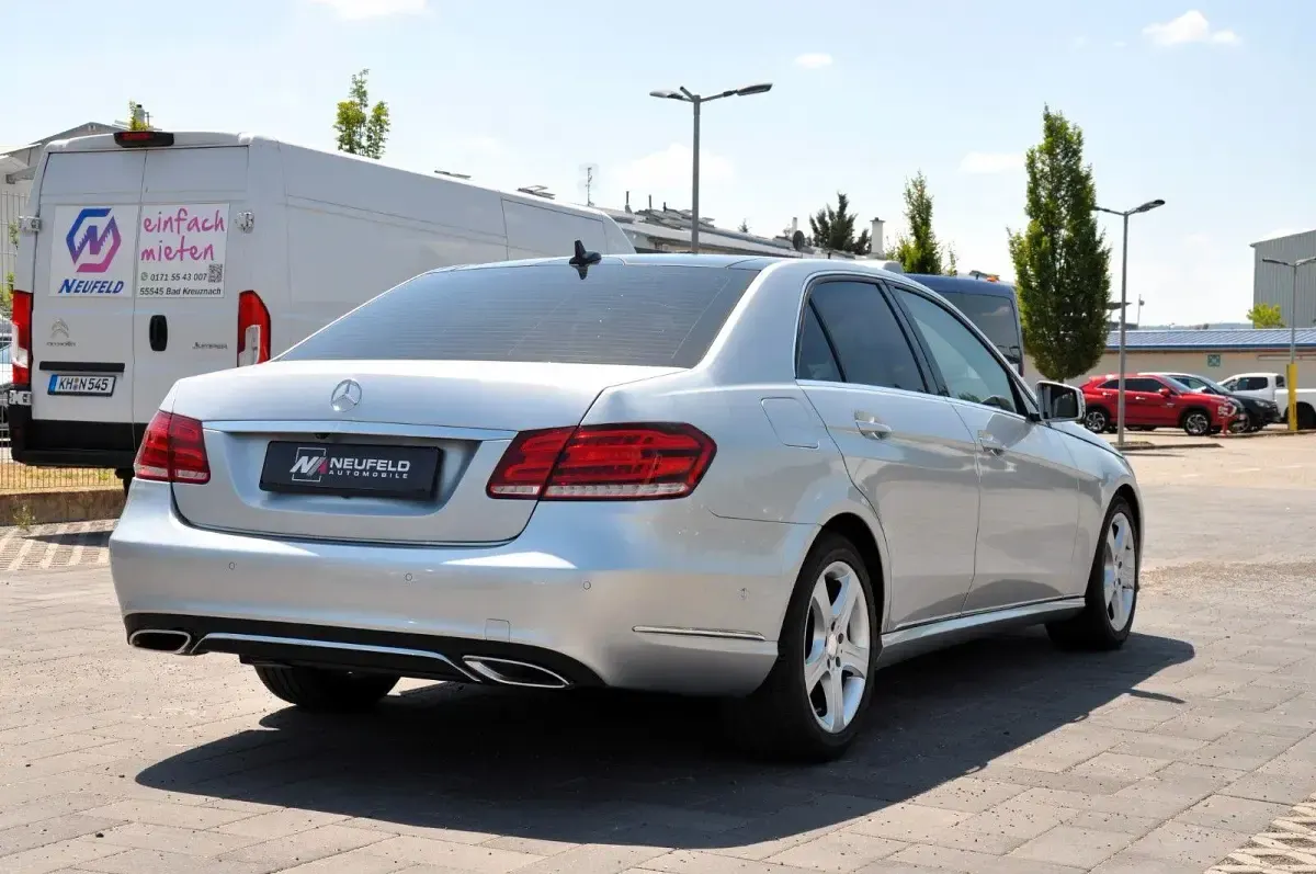 Gebraucht Mercedes E250 204 PS (150 kW) 2014 Silber Limousine