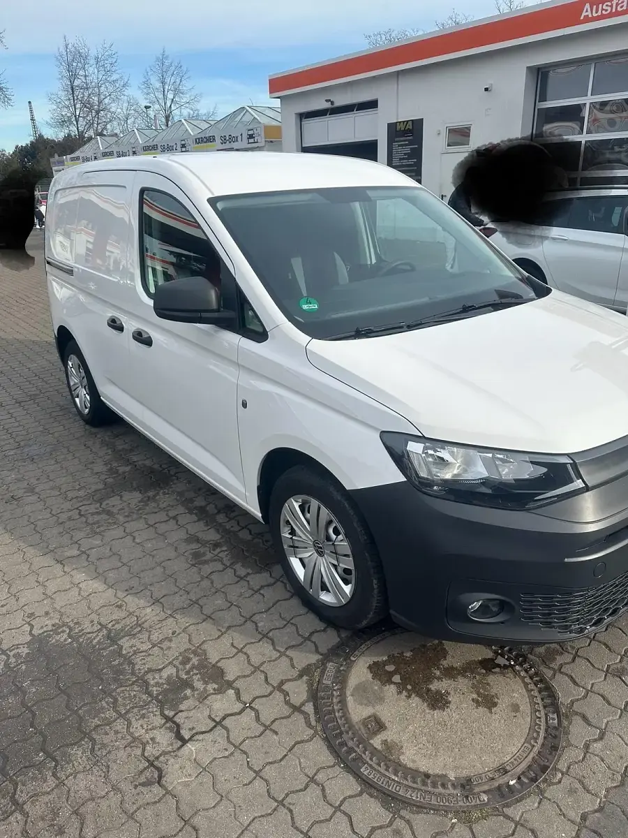 Gebraucht VW Caddy 102 PS (75 kW) 2021 Weiß Van / Kleinbus