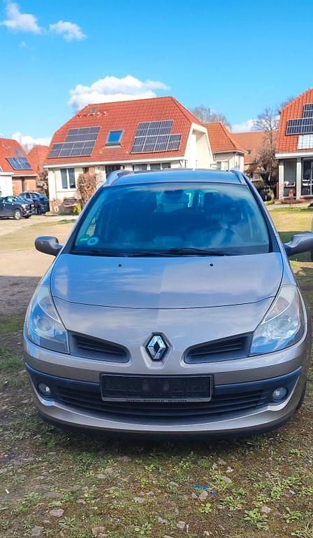 Gebraucht Renault Clio II Dynamique 111 PS (81 kW) 2009 Gold Limousine