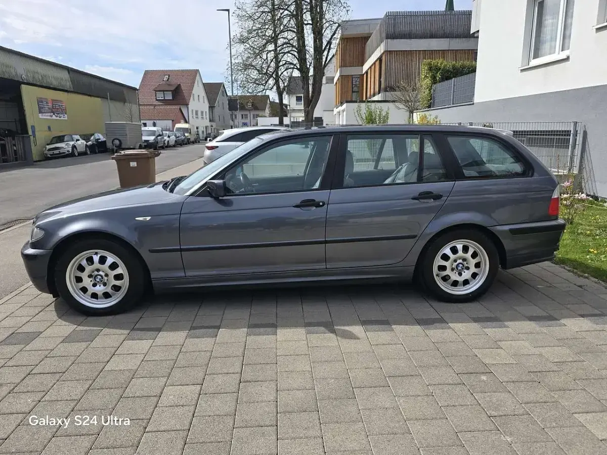 Gebraucht BMW 318 143 PS (105 kW) 2002 Grau Kombi