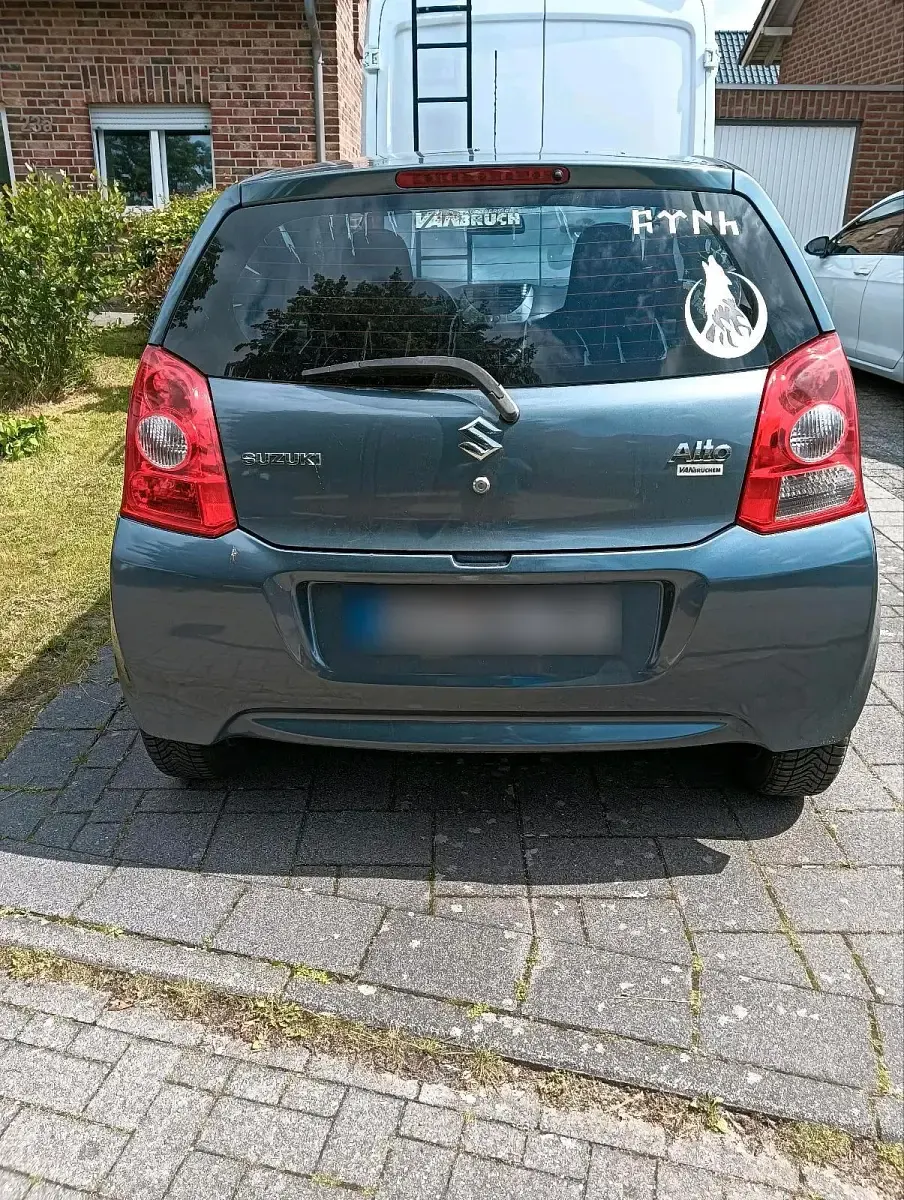 Gebraucht Suzuki Alto Basic 86 PS (63 kW) 2011 Grau Kleinwagen