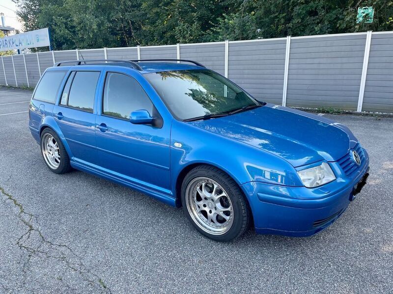 Blau Gebraucht 2000 VW Bora Highline Limousine | 3.900 € (Teuer) - Bild 1/4