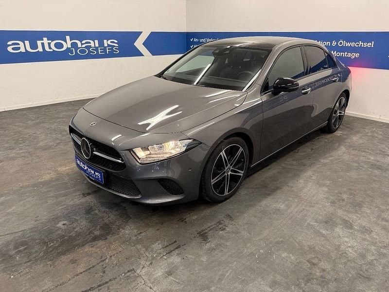 Grau Gebraucht 2022 Mercedes A200 Progressive Limousine | 27.500 € (Fairer Preis) - Bild 1/4