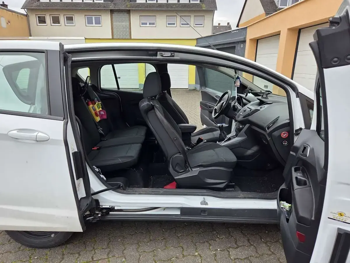Używany Ford B-MAX Trend 101 KM (74 kW) 2014 Biały Minivan