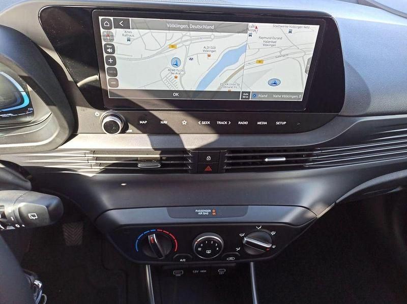 Gebraucht Hyundai i20 Select 79 PS (58 kW) 2025 Aurora grey Kleinwagen