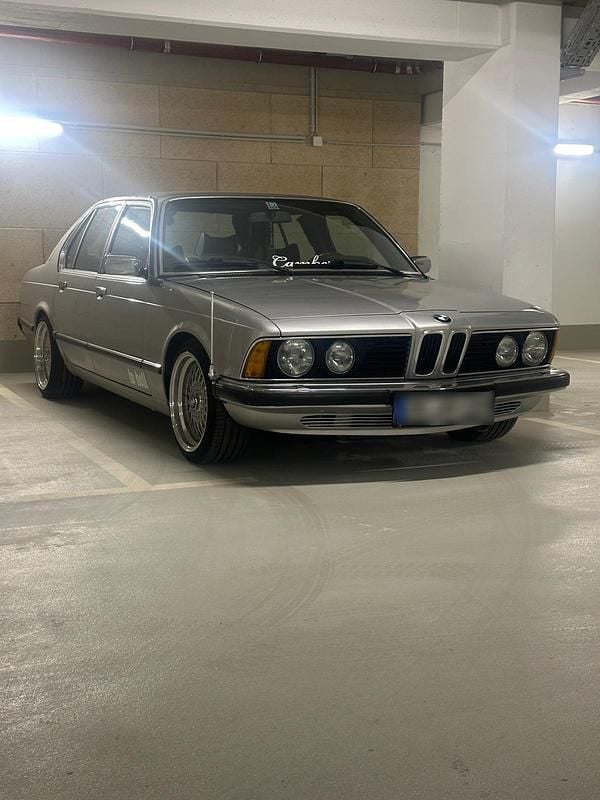 Second-hand BMW 730 183 CP (134 kW) 1977 Argintiu Berlinǎ