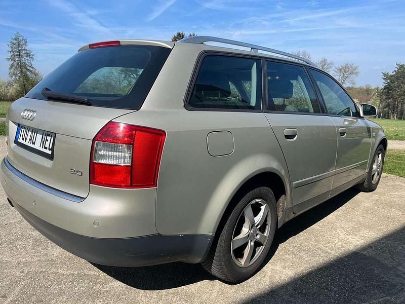 Gebraucht Audi A4 131 PS (96 kW) 2002 Gelb Kombi
