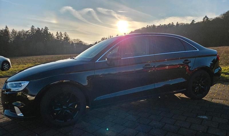 Gebraucht Audi A3 Sport 116 PS (85 kW) 2018 Schwarz Limousine