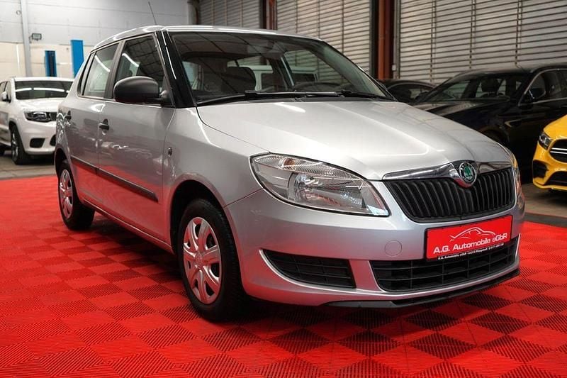Gebraucht Skoda Fabia 60 PS (44 kW) 2011 Silber Limousine