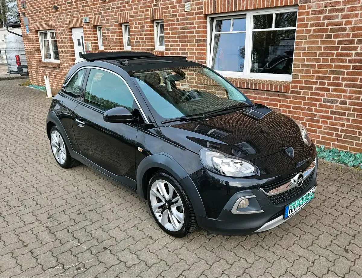 Używany Opel Adam Rocks 87 KM (63 kW) 2015 Czarny Hatchback