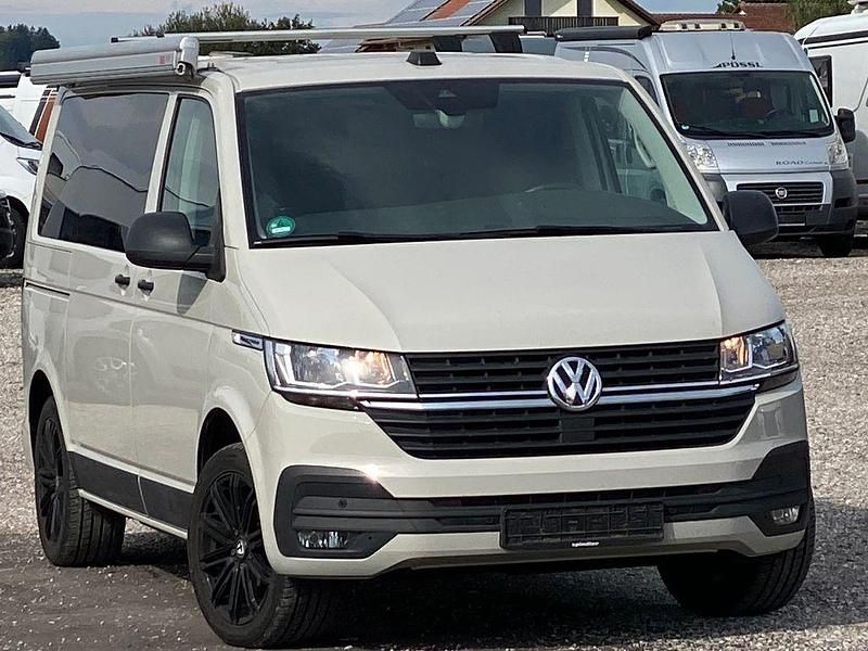 Gebraucht VW Multivan 150 PS (110 kW) 2021 Ascotgrau Van