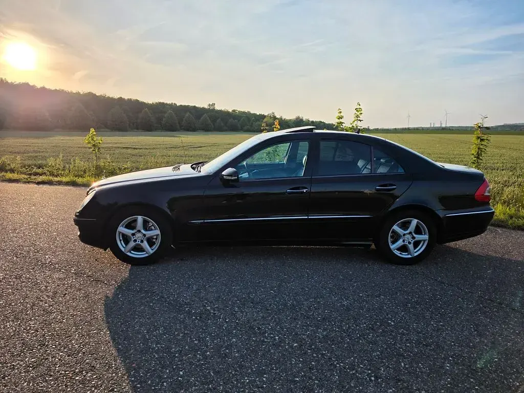 Gebraucht Mercedes E300 Avantgarde 211 PS (155 kW) 2008 Schwarz Limousine