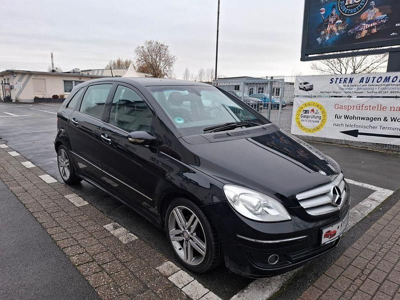 Schwarz Gebraucht 2008 Mercedes 170 Limousine | 5.990 € - Bild 1/3