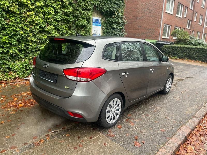 Gebraucht Kia Carens 135 PS (99 kW) 2014 Grau Van / Kleinbus