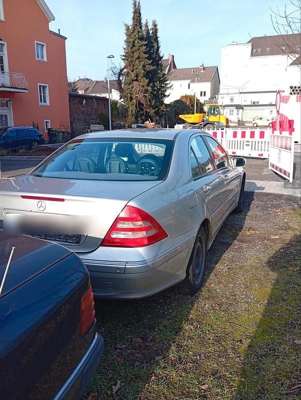 Gebraucht Mercedes C240 Avantgarde 170 PS (125 kW) 2002 Silber Limousine
