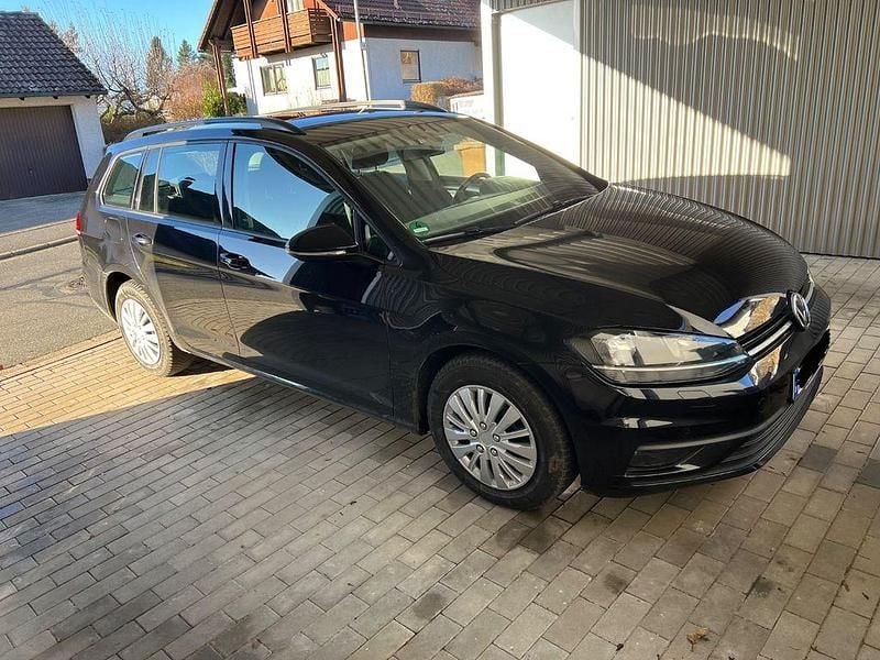 Gebraucht VW Golf VII Comfortline 116 PS (85 kW) 2017 Schwarz Kombi