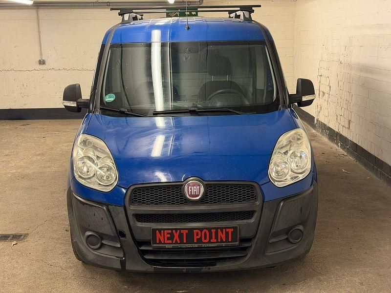 Gebraucht Fiat Doblò Basis 101 PS (74 kW) 2012 Blau Van / Kleinbus