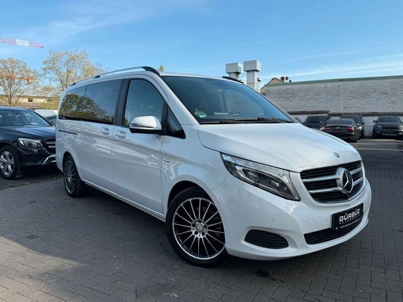 Weiß Gebraucht 2017 Mercedes V250 Van / Kleinbus | 39.800 € (Fairer Preis) - Bild 1/4