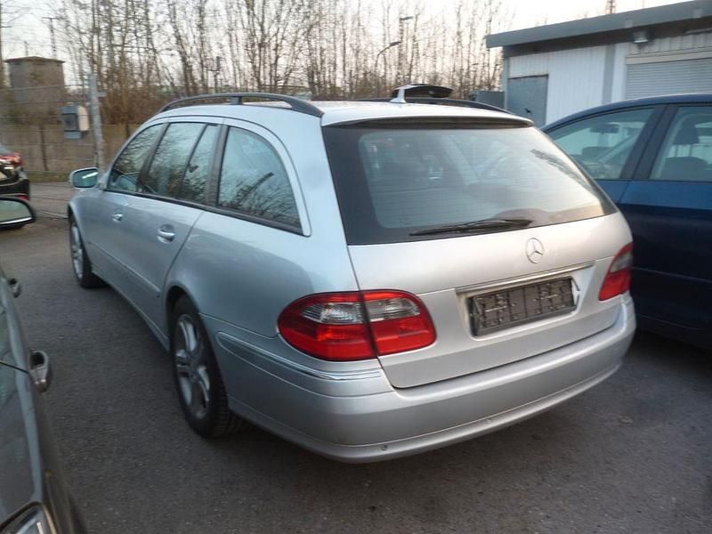 Gebraucht Mercedes E200 184 PS (135 kW) 2007 Silber Kombi