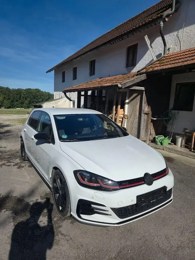Gebraucht VW Golf VII GTI 230 PS (169 kW) 2018 Weiß Limousine