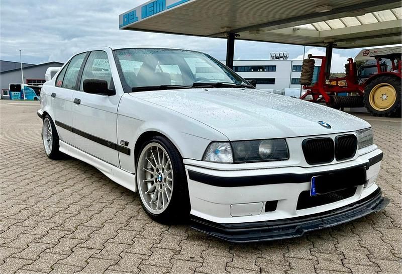Weiß Gebraucht 1995 BMW 328 M Sport Limousine | 12.000 € - Bild 1/4
