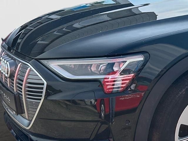 Gebraucht Audi e-tron Basis 300 kW (408 PS) 2019 Schwarz SUV