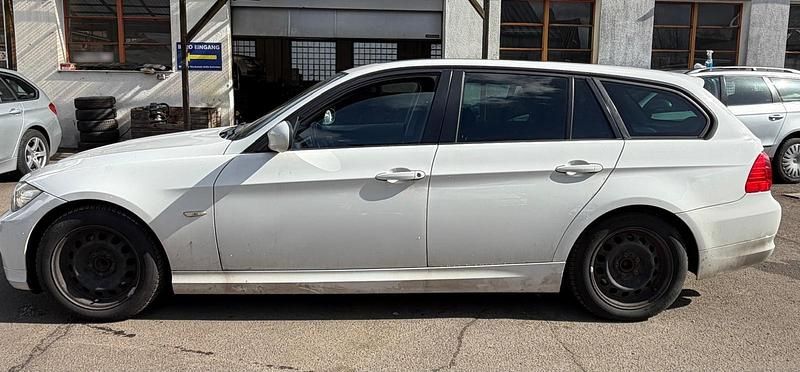 Gebraucht BMW 318 143 PS (105 kW) 2011 Weiß Kombi