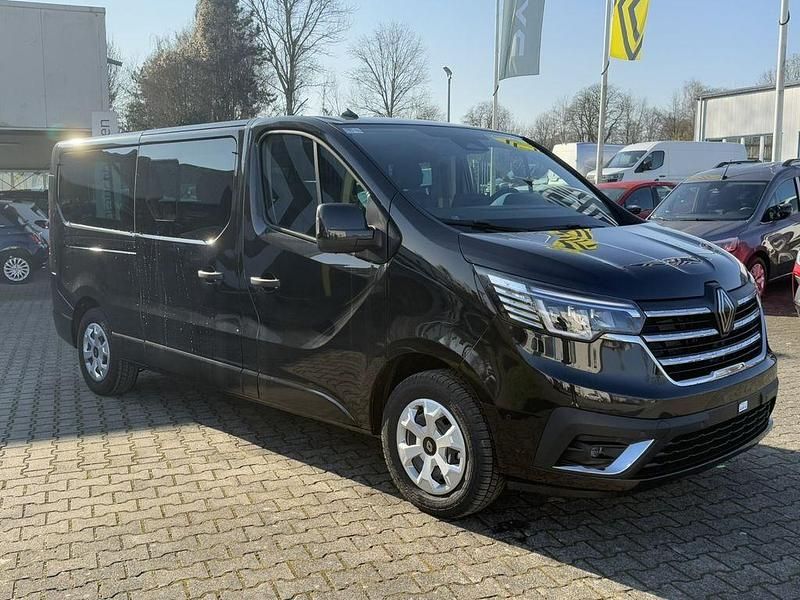 Neu Renault Trafic Evolution 150 PS (110 kW) 2025 Schwarz Van / Kleinbus