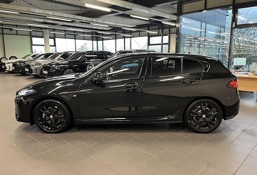 Gebraucht BMW 120 Shadowline 163 PS (119 kW) 2025 Schwarz Kleinwagen