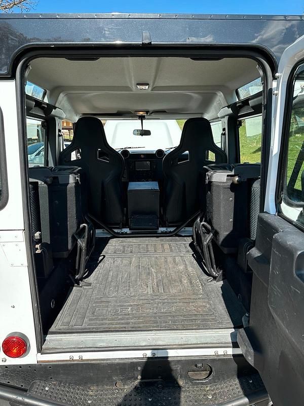 Gebraucht Land Rover Defender 122 PS (89 kW) 2015 Weiß SUV