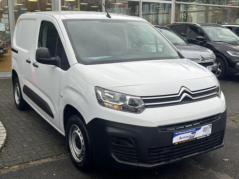 Second-hand Citroën Berlingo 102 CP (75 kW) 2024 Alb Monovolum
