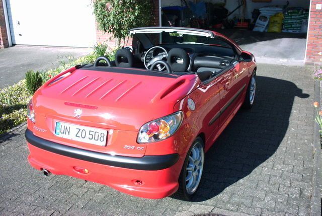 Gebraucht Peugeot 206 CC 109 PS (80 kW) 2002 Rot Cabrio