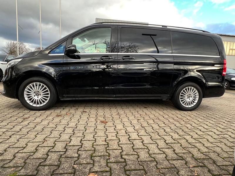 Gebraucht Mercedes V300 Avantgarde 239 PS (175 kW) 2019 Schwarz Van / Kleinbus
