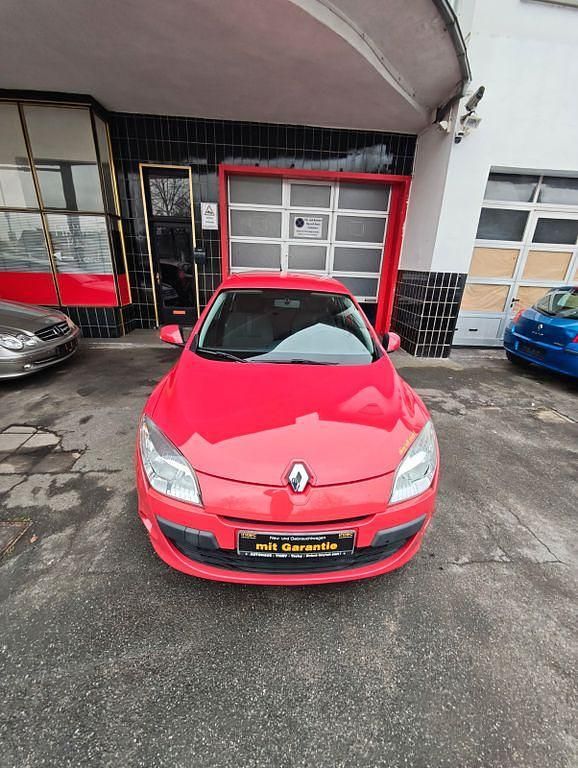 Gebraucht Renault Mégane 101 PS (74 kW) 2009 Rot Limousine