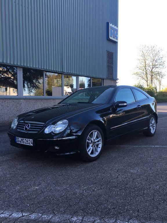 Gebraucht Mercedes CL180 122 PS (89 kW) 2006 Schwarz Coupé