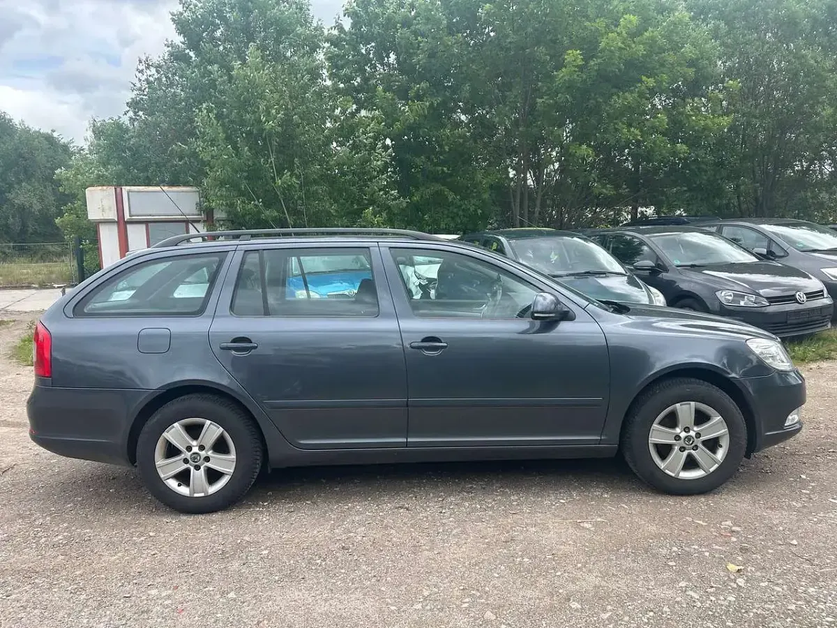 Gebraucht Skoda Octavia Impuls Edition 105 PS (77 kW) 2010 Anthracitegrau metallic Kombi