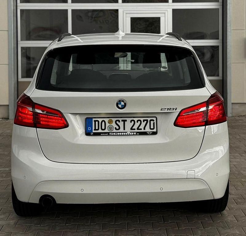 Gebraucht BMW 218 Active Tourer 136 PS (100 kW) 2014 Weiß Van / Kleinbus