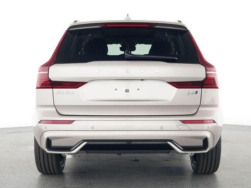 Gebraucht Volvo XC60 Plus 250 PS (183 kW) 2025 Grau SUV