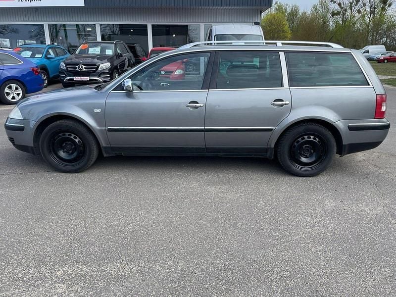 Second-hand VW Passat 101 CP (74 kW) 2003 Gri Break
