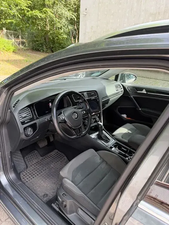 Gebraucht VW Golf VII Highline 150 PS (110 kW) 2019 Grau Kombi