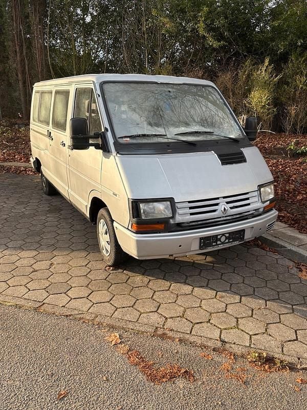 Gebraucht Renault Trafic 120 PS (88 kW) 1997 Silber Van / Kleinbus