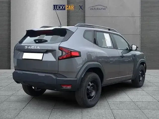 Neu Dacia Duster Essentiel 101 PS (74 kW) 2025 Grau
